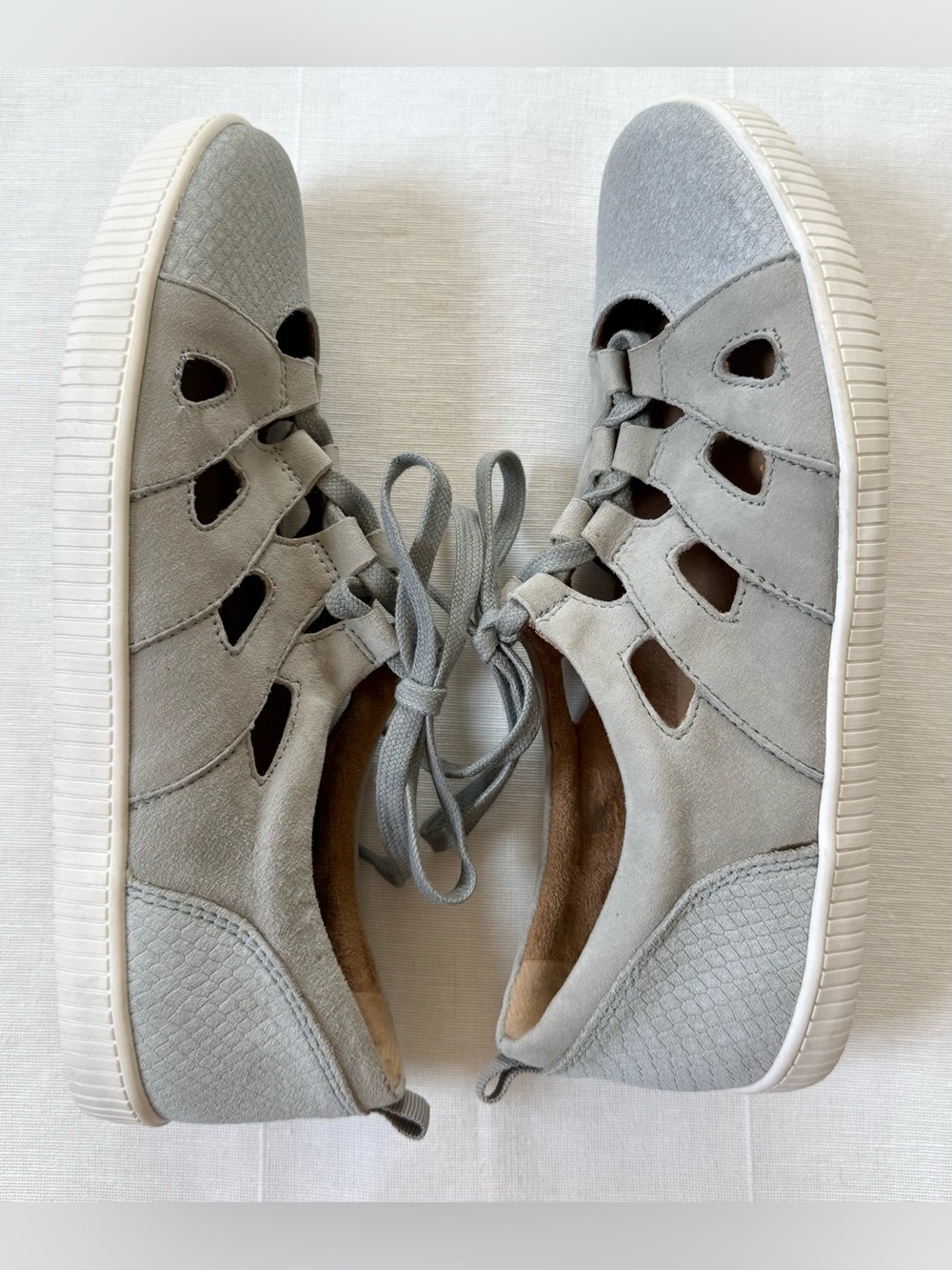 Earth Mulberry Silver Grey Suede Cutout Slip-on Lace Up Comfort Shoes | Size 8 - Picture 5 of 7